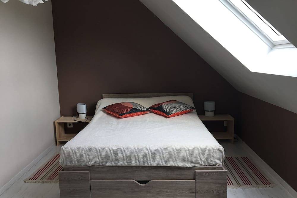 House in the heart of the Breton fjords, renovated in 2016, near the sea, wifi in Plouguin, Région de Brest