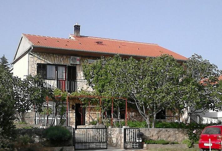 Ferienwohnung für 5 Personen, mit Balkon/Terrasse in Maslenica
