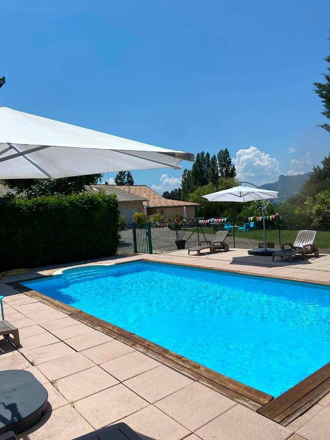 Appartement de vacances pour 2 personnes, avec Terrasse et Jardin ainsi que Piscine et Vue