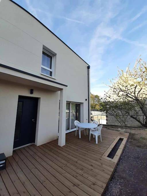 Gîte pour 6 personnes, avec terrasse à Tourville-sur-Odon
