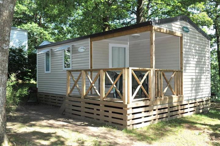 Location de vacances pour 6 personnes, avec jardin et bassin pour enfant ainsi que piscine et vue à Pomeys - 2