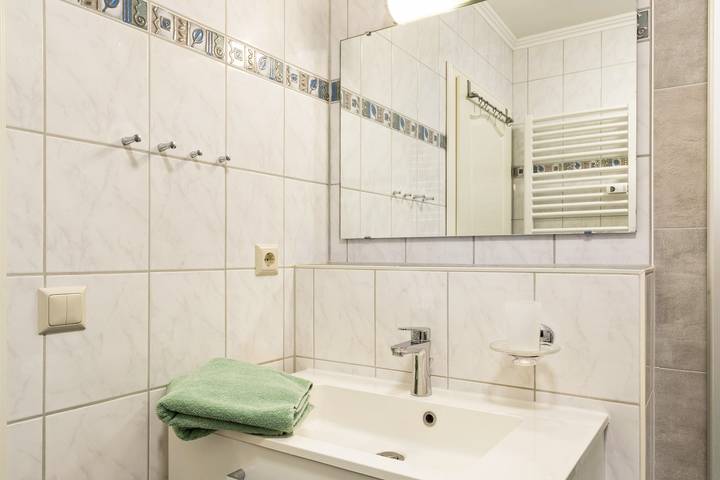 Hel lägenhet, Apartment 'Europa Residenz near Thermal Baths' with Shared Garden, Balcony, and Wi-Fi in Bad Füssing, Bayerische Golf und Thermenland