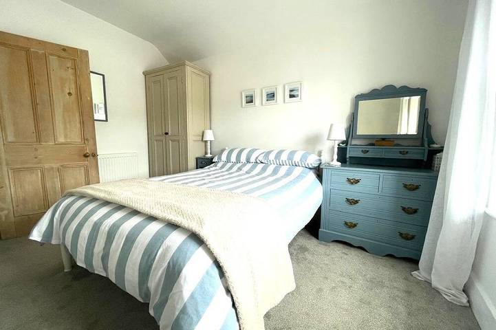 10 Mill Road - 19th Century 3/4 Bedroom - Character Cottage Padstow Harbour Cornwall in Padstow, Cornwall