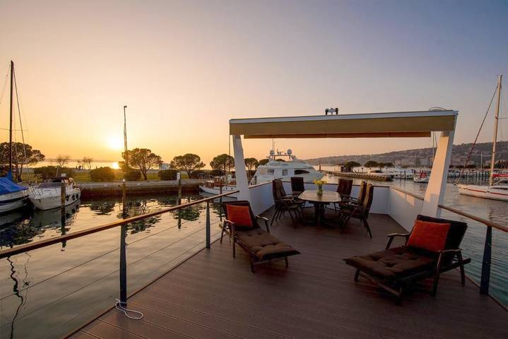 Boot für 6 Personen, mit Balkon und Whirlpool sowie Terrasse und Garten in Slowenien