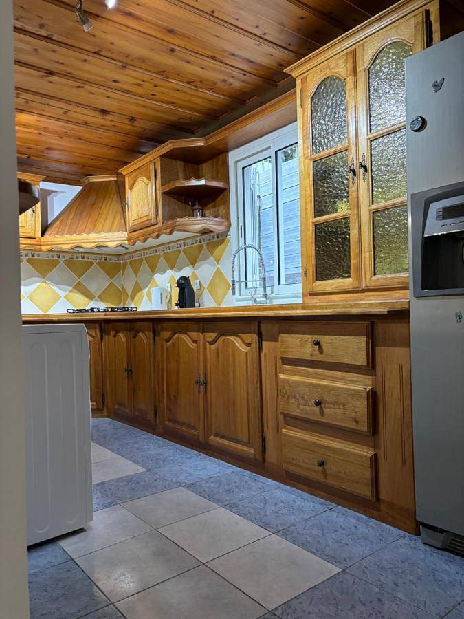 Location de vacances pour 8 personnes, avec terrasse ainsi que piscine et vue dans Palmiste Rouge - 2