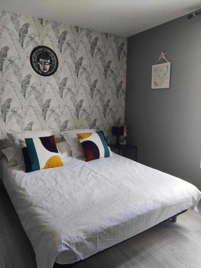 Appartement entier, Two-Bedroom Apartment in Champagné-les-Marais, Fontenay-le-Comte
