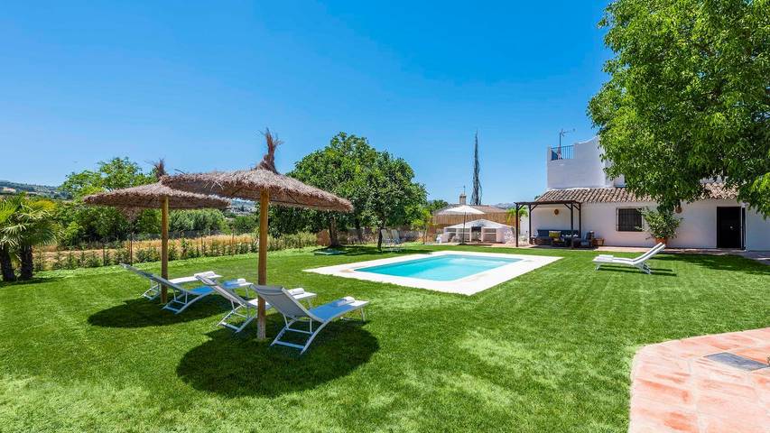 Chalet para 14 personas, con balcón/terraza y piscina en Serranía de Ronda - 2