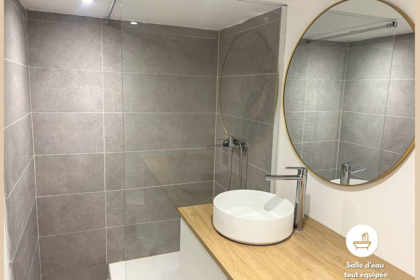 Appartement entier, Appartement en centre-ville de Nîmes in Nîmes, Région de Nîmes