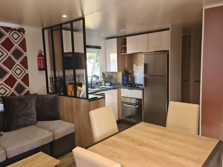 Camping pour 6 personnes, avec jacuzzi ainsi que piscine et jardin à Lège-Cap-Ferret