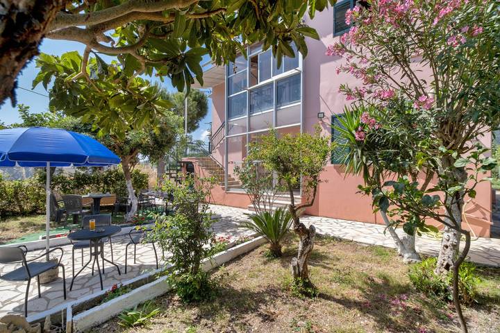 Location de vacances pour 6 personnes, avec jardin à Leucade - 2