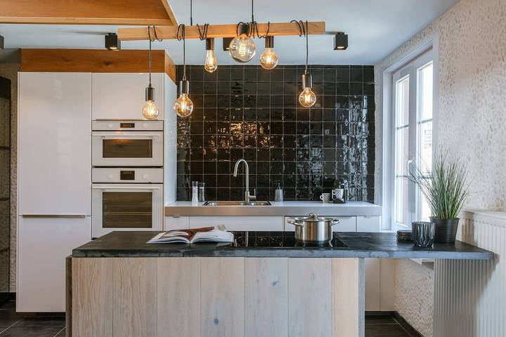 Spacious retreat w/ rooftop terrace & kitchens in Blankenberge, Belgische Küste