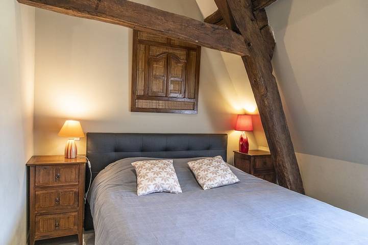 Location de vacances pour 5 personnes, avec terrasse ainsi que sauna et piscine à Asquins - 2