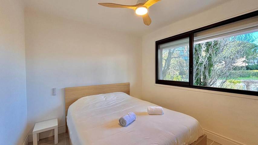 Gîte pour 4 personnes, avec balcon et vue dans Office De Tourisme Cavalaire - 2