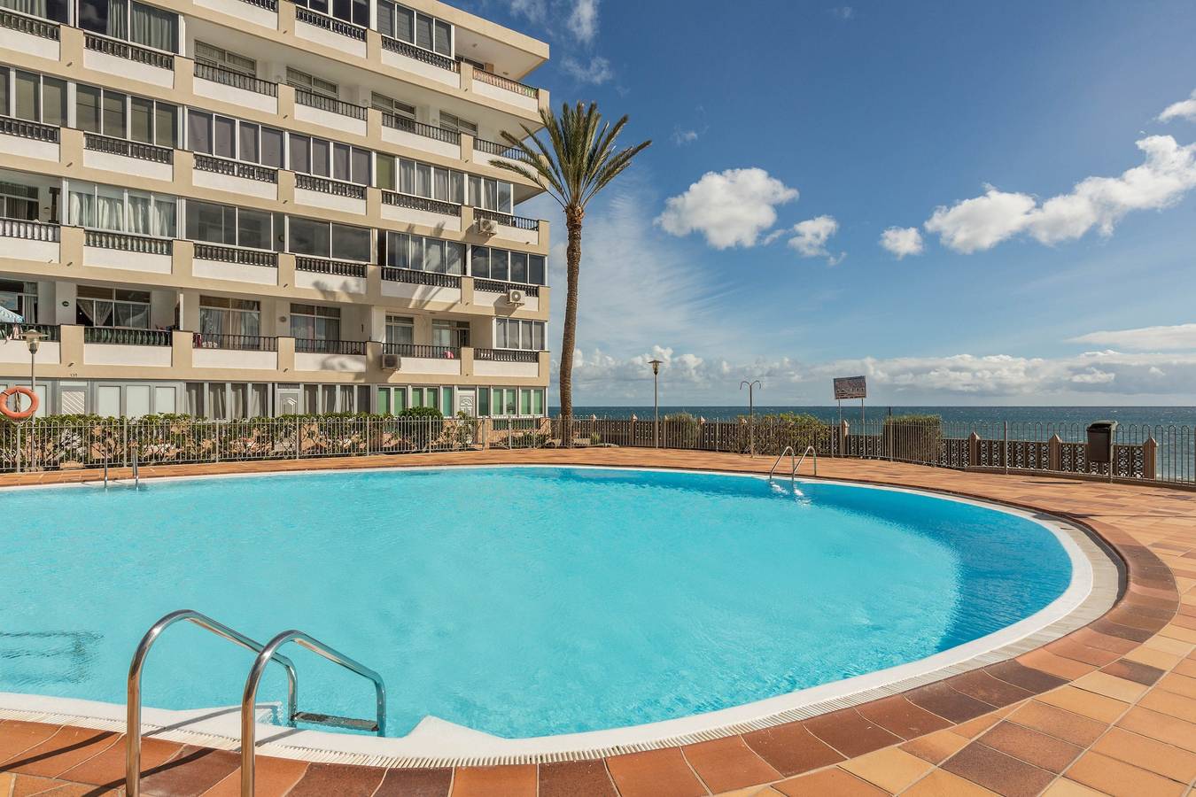 Appartement entier, Appartement "Soraya" sur la plage avec vue sur la mer, Wi-Fi, piscine et jardin in Playa del Águila, San Bartolomé de Tirajana