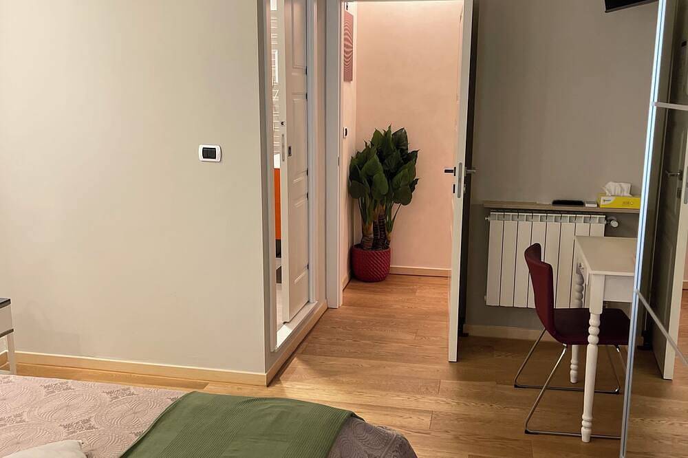 Smart House Rent Rooms(M) in Bergamo, Bergamo Provinz