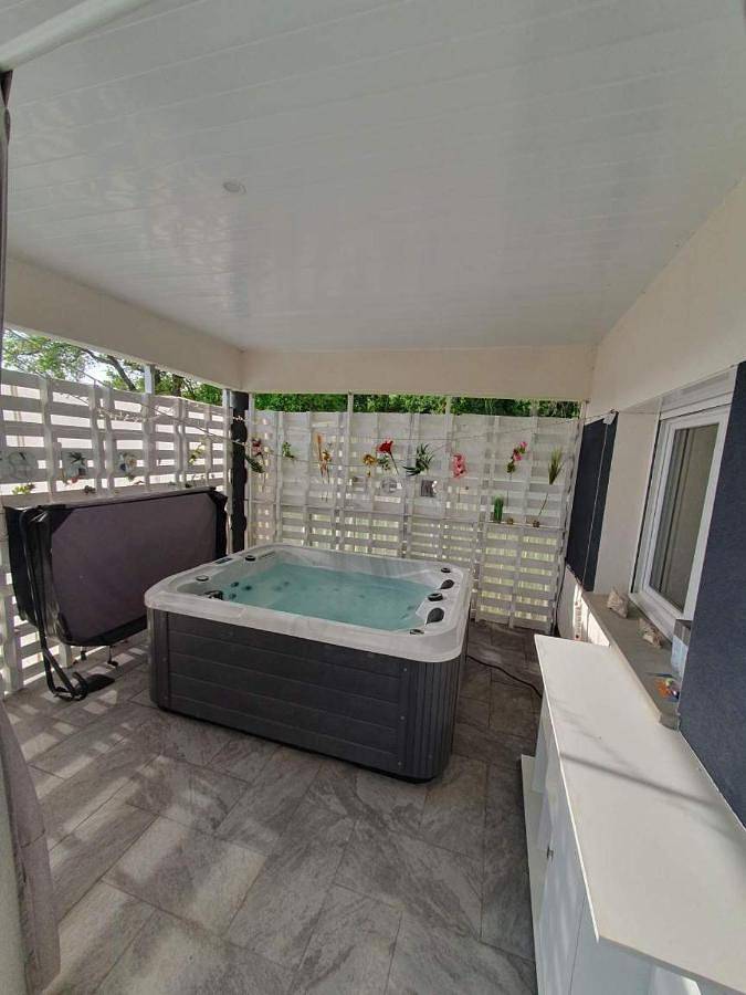 Location de vacances pour 4 personnes, avec Jacuzzi et Terrasse ainsi que Piscine et Vue à Lézat-sur-Lèze - 2
