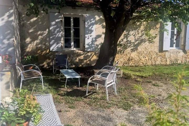 Location de vacances pour 8 personnes, avec Terrasse à Breuil-Magné