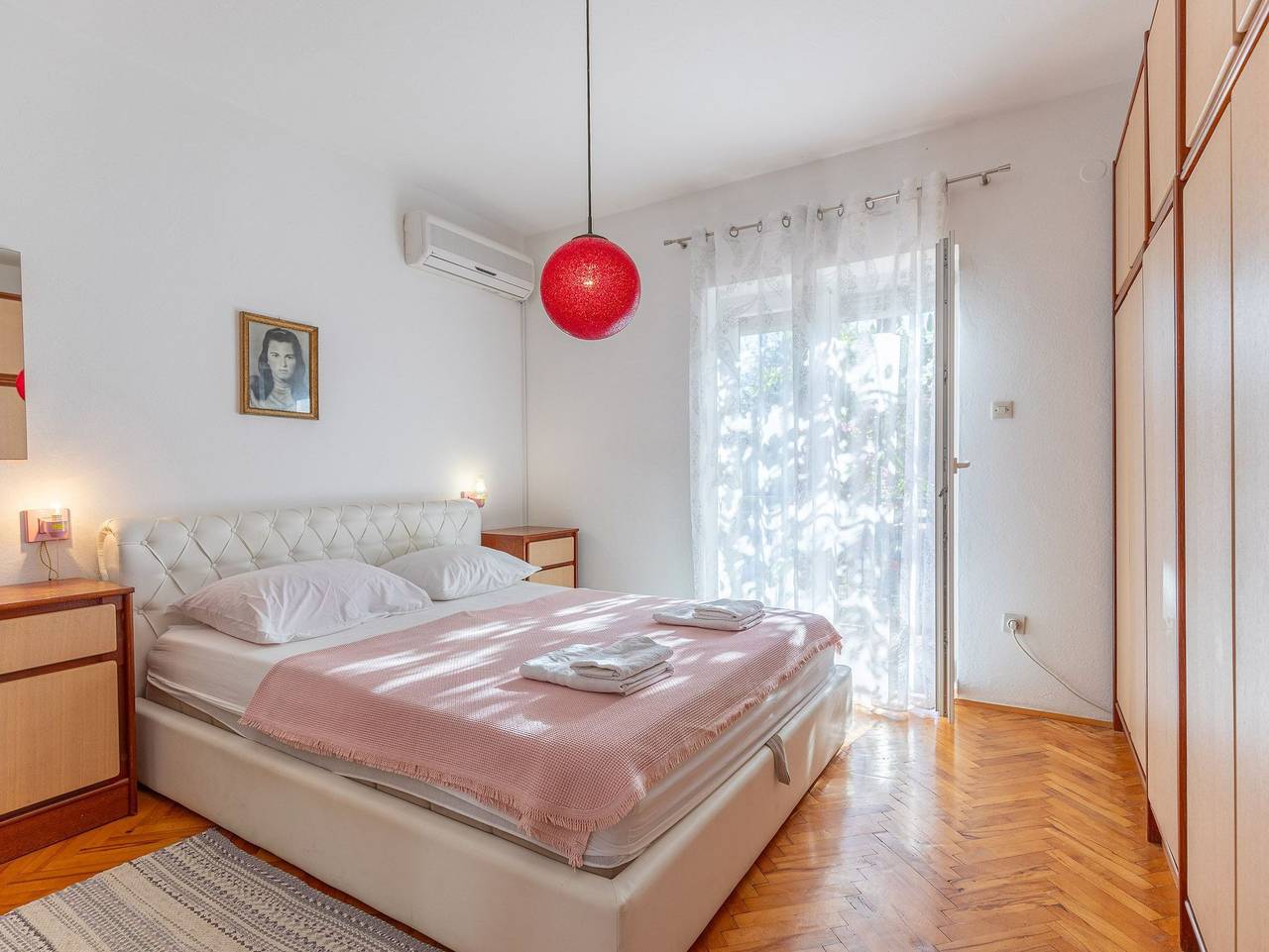 Ganze Wohnung, Tinka, Zimmer No 1  Apartment mit Terrasse, Parkplatz und K in Starigrad Paklenica, Starigrad