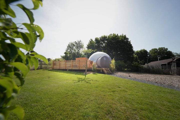 Gîte pour 2 personnes, avec Terrasse et Jacuzzi ainsi que Jardin et Vue dans Carlsbourg