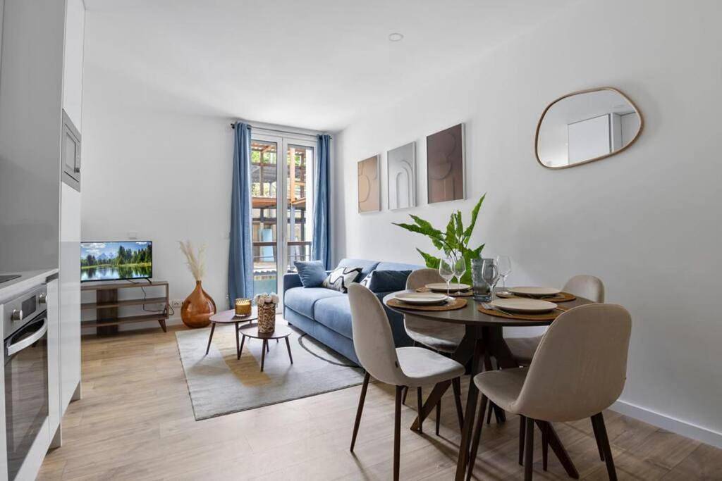Appartement entier, Appartement Chaville - Parking - Proche Paris in Chaville, Hauts-de-Seine