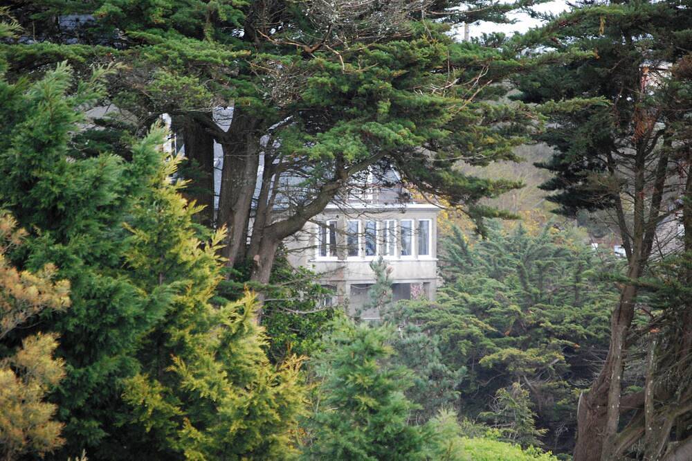 Villa \"Le Roc\" des  falaises , vue  panoramique,  face à la baie du Mt St Michel in Champeaux, Baie du Mont-Saint-Michel
