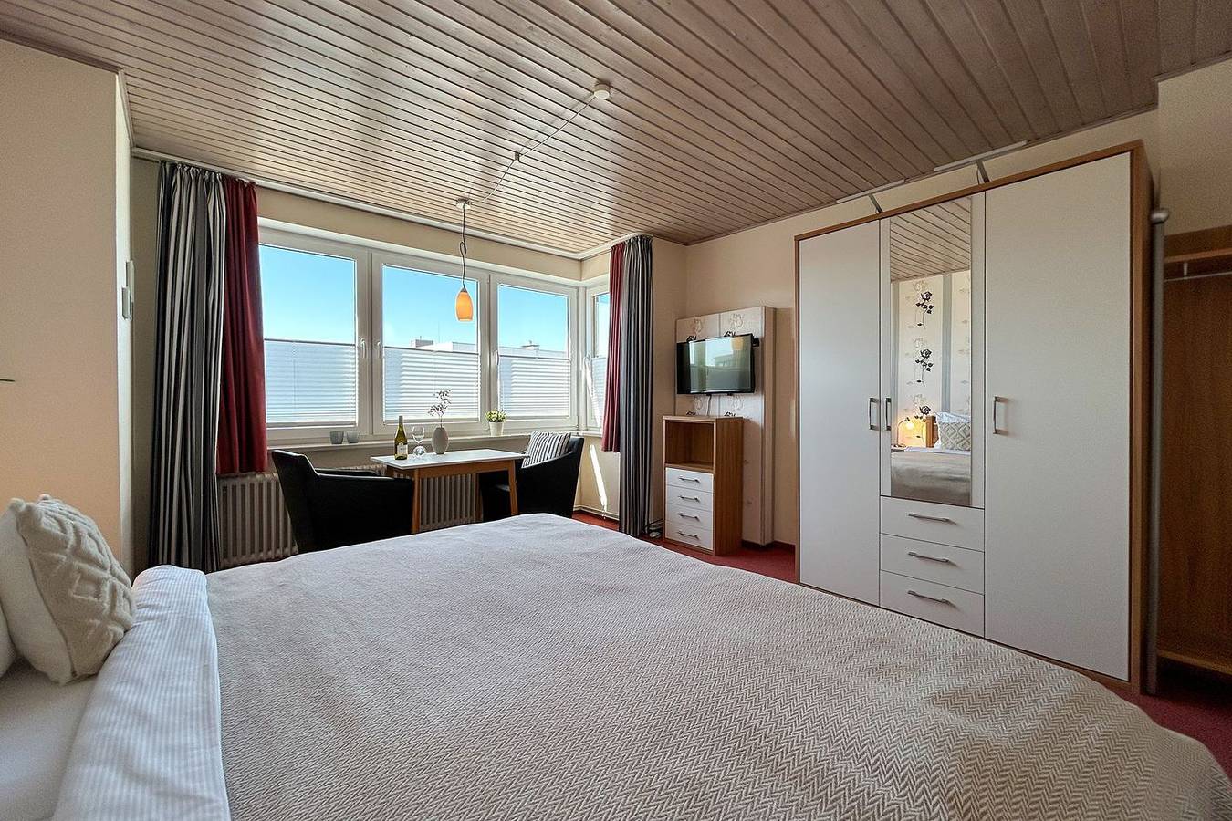 Ganze Wohnung, Strandnah und mit Meerblick: Ferienwohnung 6 im Haus Seeluft Duhnen in Duhnen, Cuxhaven