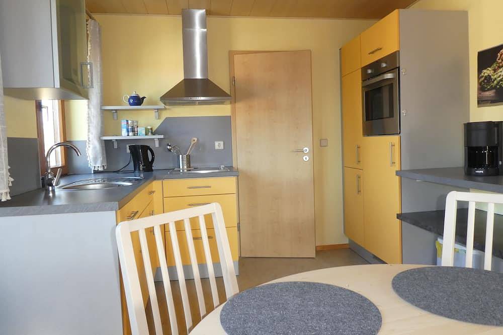Ganze Wohnung, Helles Einzimmerapartment im schönen Hegau, idealer Ausgangspunkt für Wanderer in Engen, Hegau