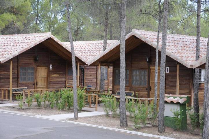 Casa rural para 2 personas, con Jacuzzi y Terraza además de Jardín y Piscina para niños en Provincia de Albacete
