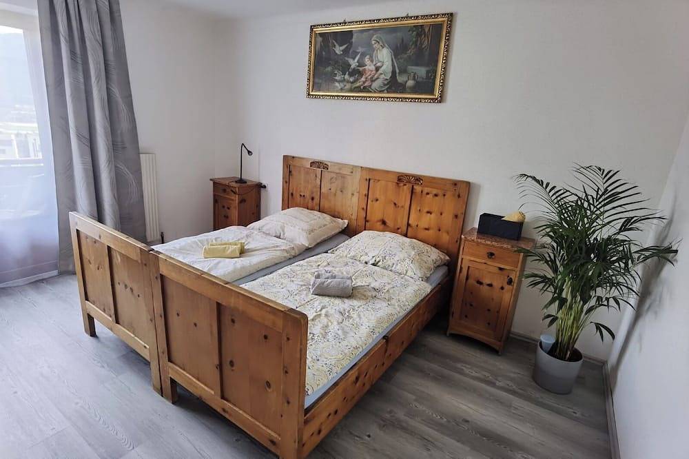 Ganze Wohnung, Modern Flat in Quaint Residence w. Idyllic Garden in Innsbruck, Innsbruck Land
