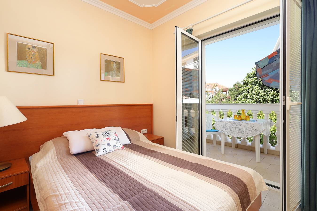Ganze Wohnung, 1-Zimmer-Ferienwohnung am Strand Brodarica, Sibenik A-15270-a in Spongiola, Brodarica