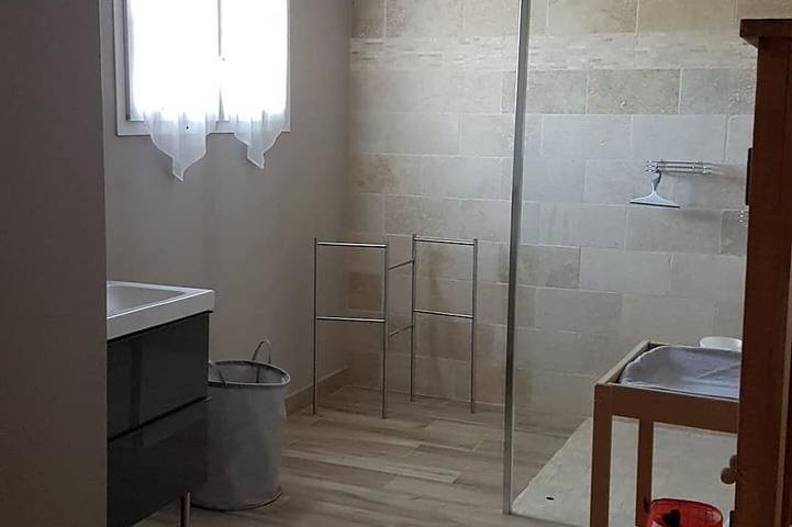 Location de vacances pour 8 personnes, avec terrasse et jardin, animaux acceptés à Sainte-Cécile-les-Vignes - 4