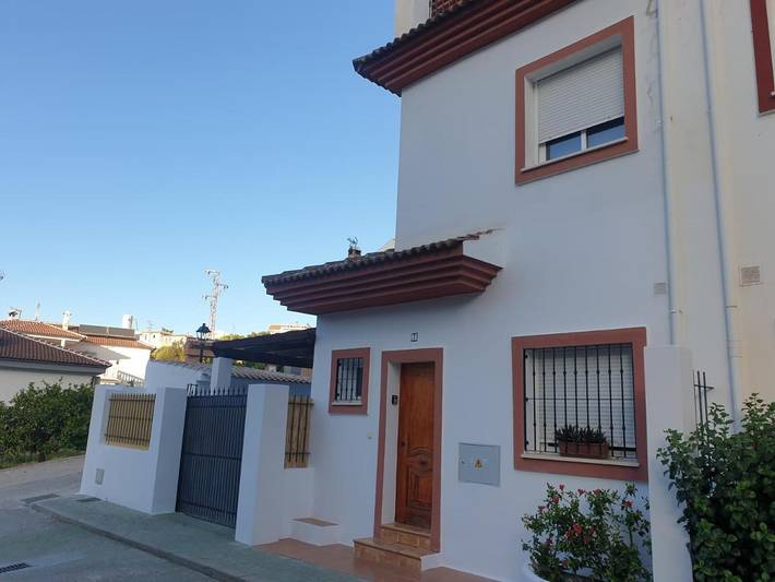 Apartamento para 6 personas, con Balcón y Terraza además de Piscina y Vistas en Tolox
