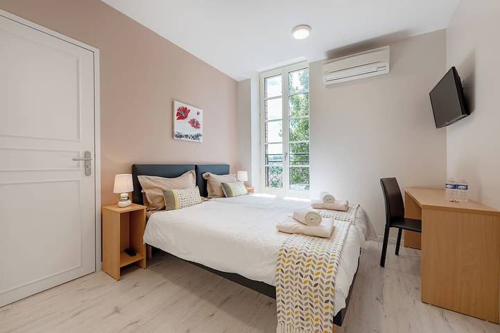 Location de vacances pour 14 personnes, avec terrasse et jardin, animaux acceptés à Carmaux - 4