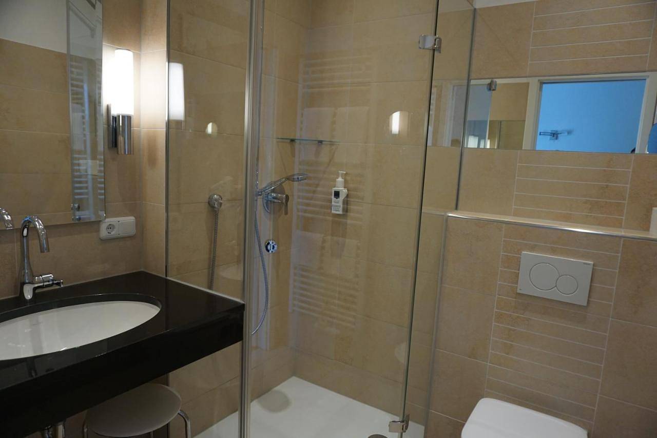 Single Room with Private Bathroom in Peissenberg, Pfaffenwinkel
