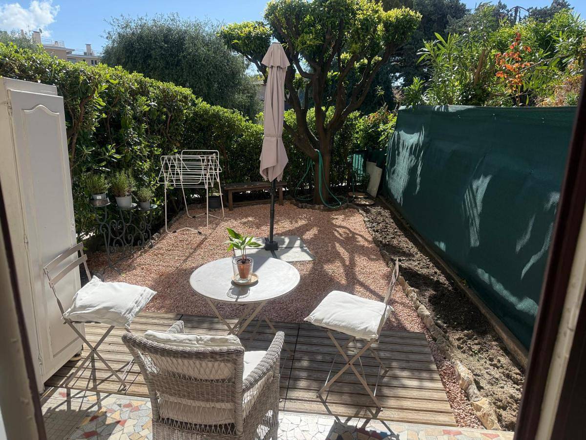 Entire apartment, Studio calme à deux pas de la mer avec jardin et parking privé in Beaulieu-sur-Mer, Mediterranean Coast (France)