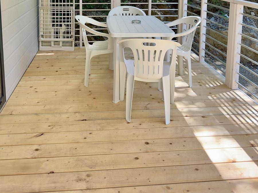 Camping Village Mugello Verde - Casa mobile 2 persone - Casa mobile Deluxe con 2 camere da letto - 2 bagni (2 persone comprese - 2 persone in più possibili con supplemento, contattare il campeggio) in Scarperia e San Piero, Firenze province