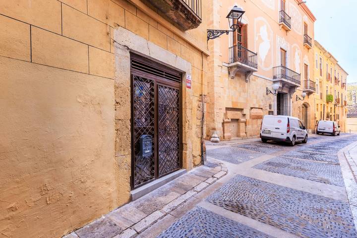 Entire apartment, Apartment by the Cathedral in Tarragona, Costa Dorada
