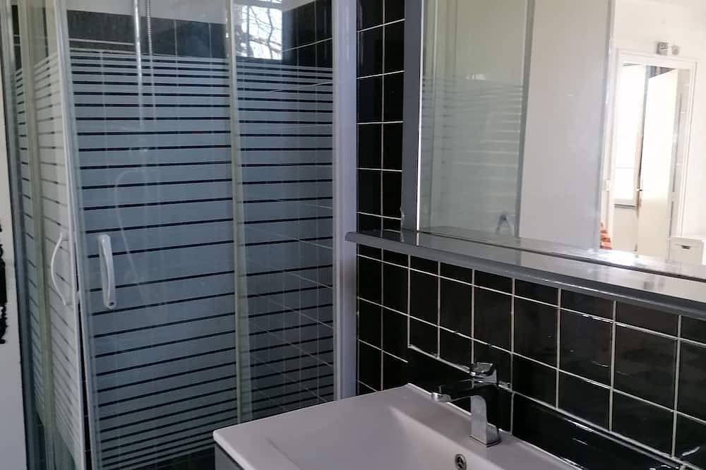 Entire apartment, Studio in the countryside in Maubec, Parc naturel régional du Luberon