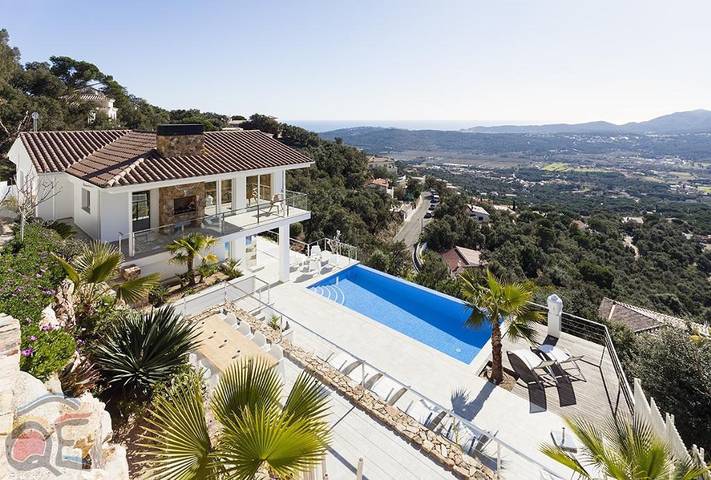 Vakantiehuis voor 8 personen, with Uitzicht op zee and Tuin as well as Zwembad in Santa Cristina d'Aro