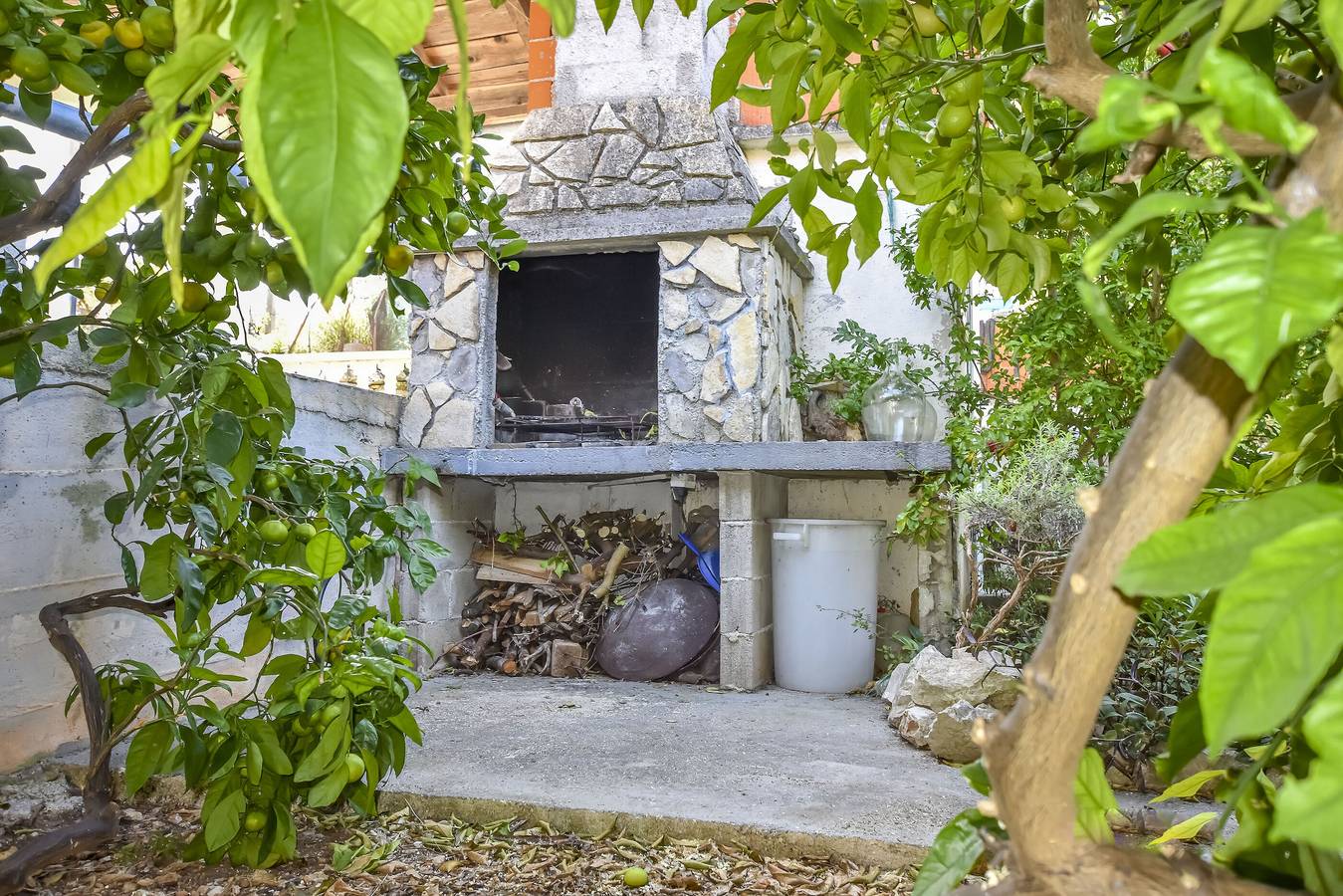 House Panula in Zadar (Kommun), Iz