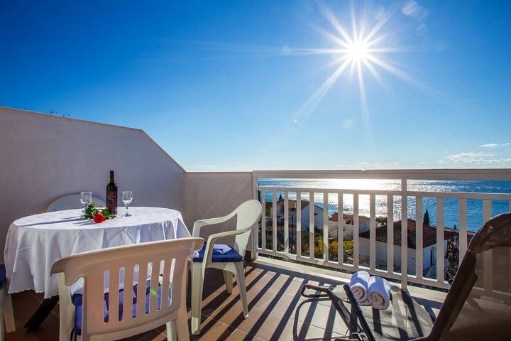 Ferienwohnung für 2 Personen, mit Balkon/Terrasse in Okrug Gornji