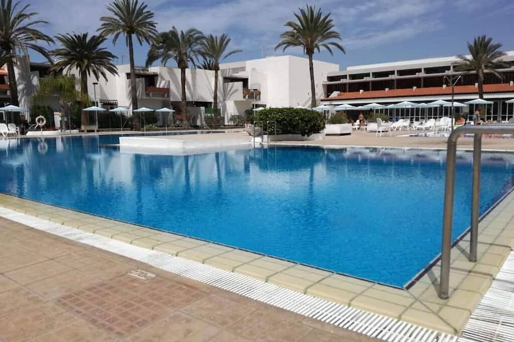 Entire apartment, Spring 150 Apartment + Pool + Terrace + Gardens in Costa del Silencio, Arona