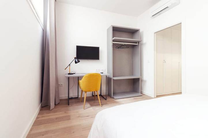 Ganze Wohnung, Apartment-Eigenes Badezimmer-Strassenblick in Mérida, Badajoz Provinz