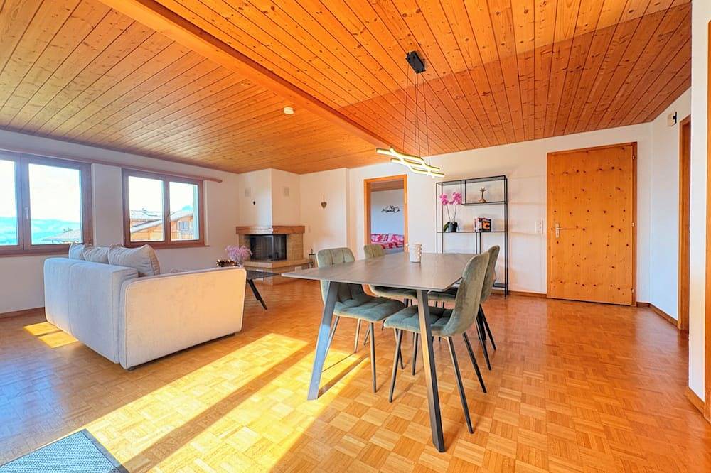 Alpines Chalet Apartment - Terasse & \nblick auf Berge und See in Aeschi bei Spiez, Thunersee