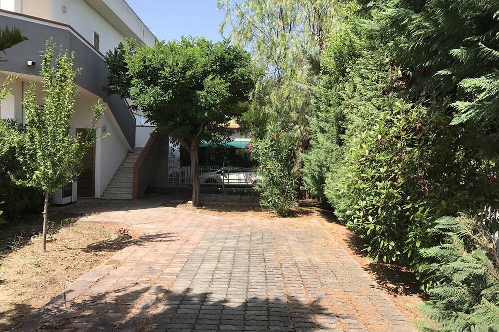 Detached villa by the sea in Villapiana, Gulf of Taranto