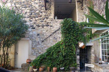 Maison d’hôte pour 4 personnes, avec Terrasse et Jardin ainsi que Piscine et Vue