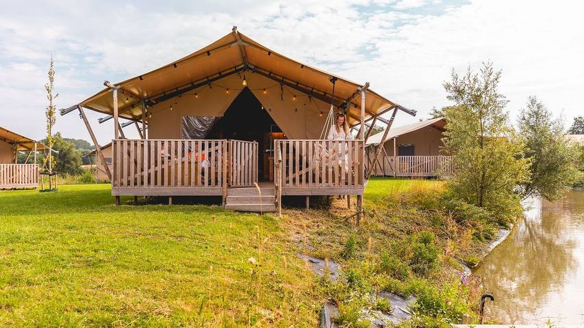 Appartement de vacances pour 6 personnes, avec jardin et piscine, animaux acceptés