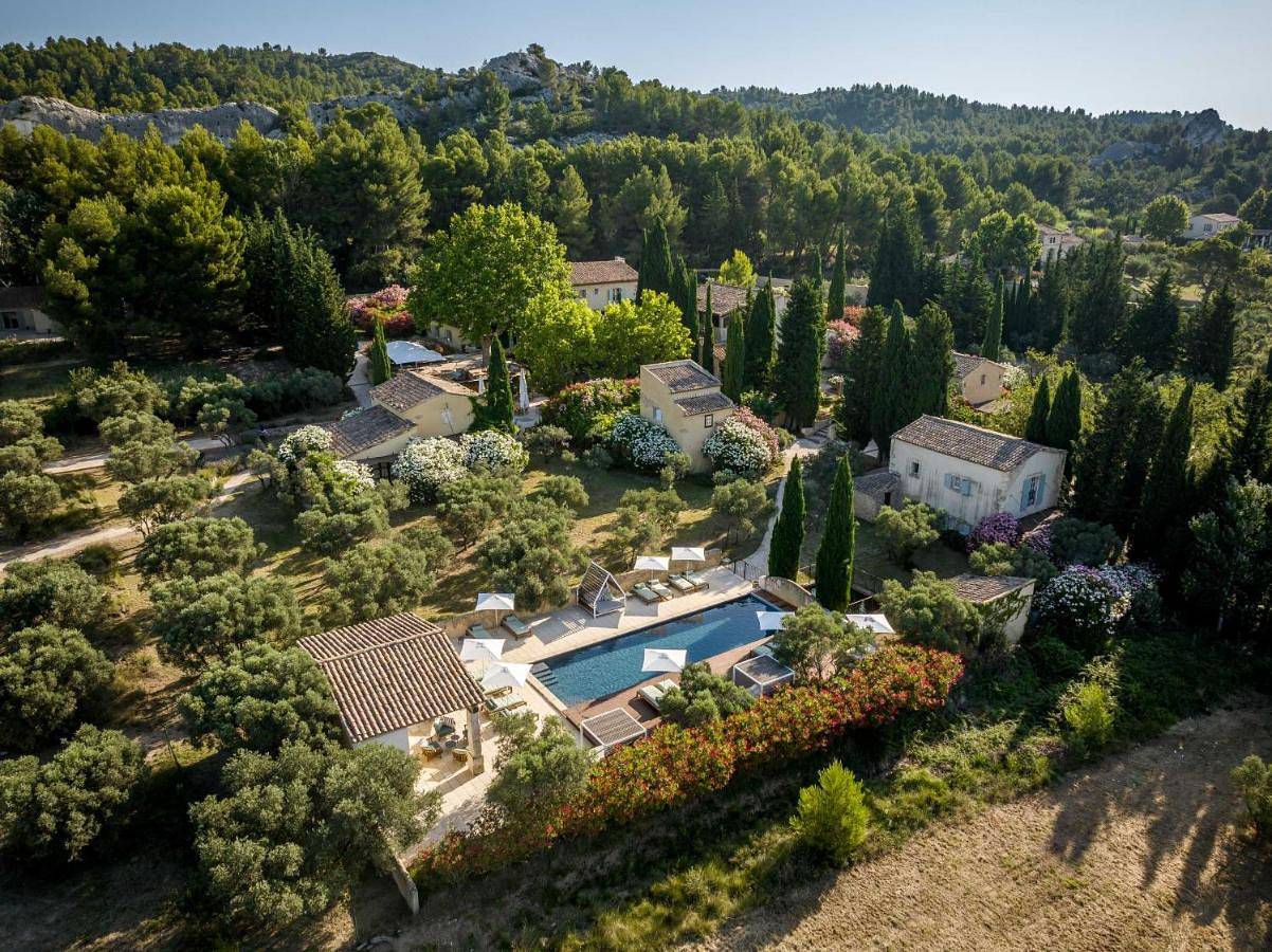 Quadruple Room with Terrace in Paradou, Région d'Arles