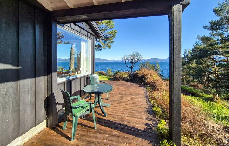 Ferienhaus für 8 Personen mit Terrasse in Fusa