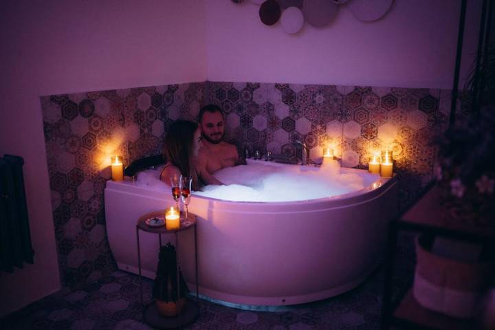 Appartement de vacances pour 2 personnes, avec jacuzzi ainsi que terrasse et sauna, animaux acceptés